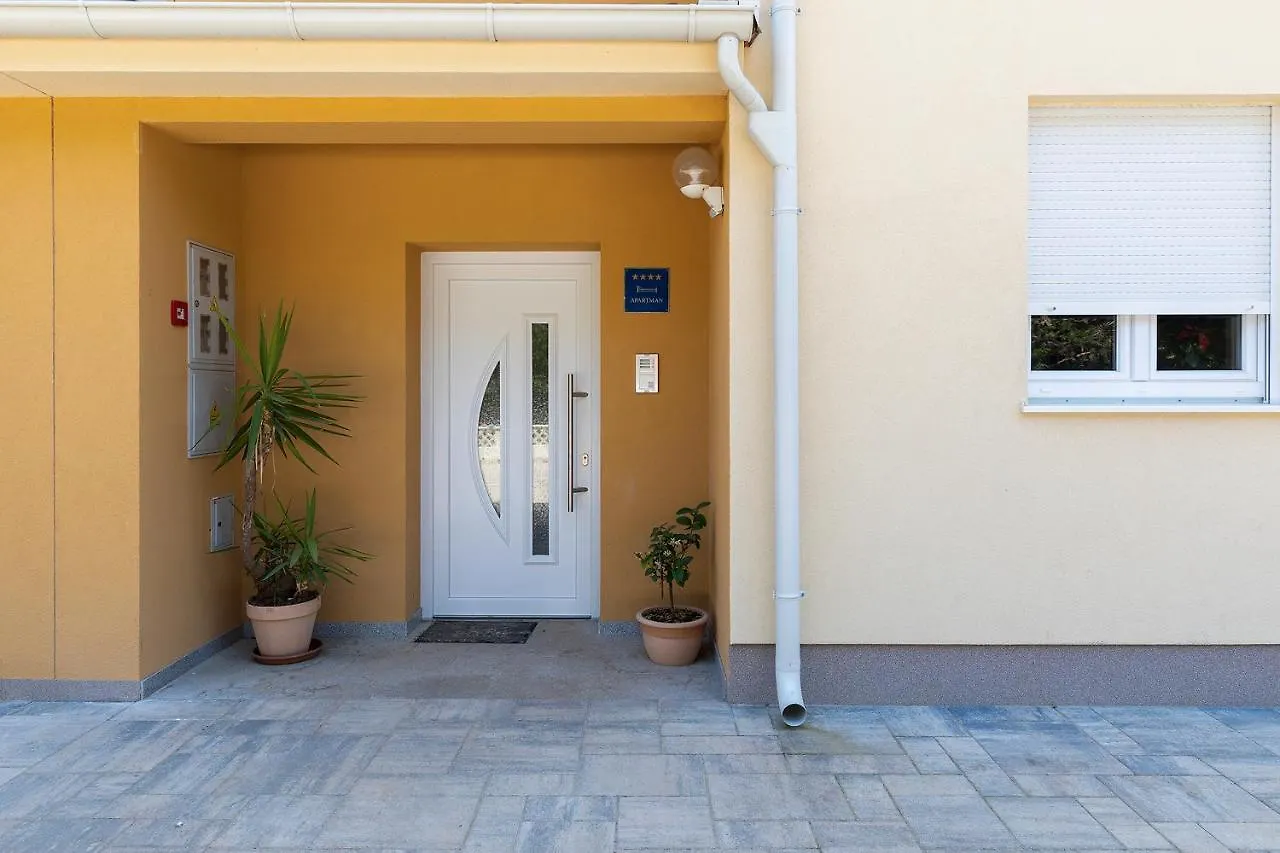 Apartments Jan&Enzo Medulin 0*,  Croacia