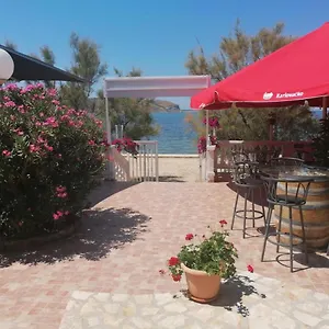 apartmenthaus-villa-anita.hotelinzadar.com/